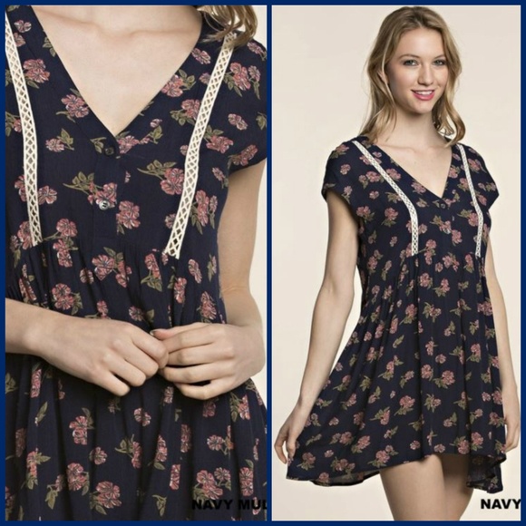 Crisscross Back Detail Floral Dress - Picture 3 of 3